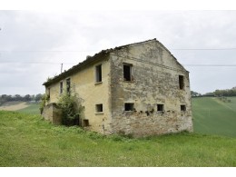 RUIN WITH A COURT FOR SALE IN THE MARCHE REGION IMMERSED IN THE ROLLING HILLS OF THE MARCHE town of Monterubbiano in Italy